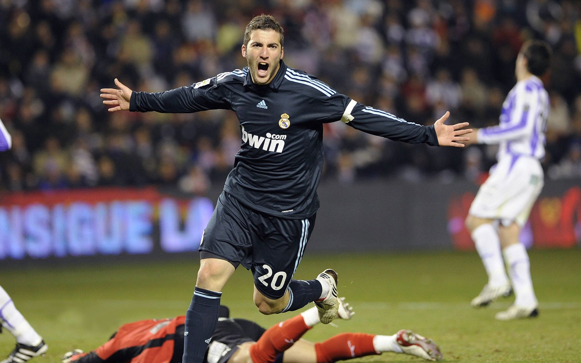 意甲豪门争锋：火花四溅的战局，意甲七大豪门俱乐部